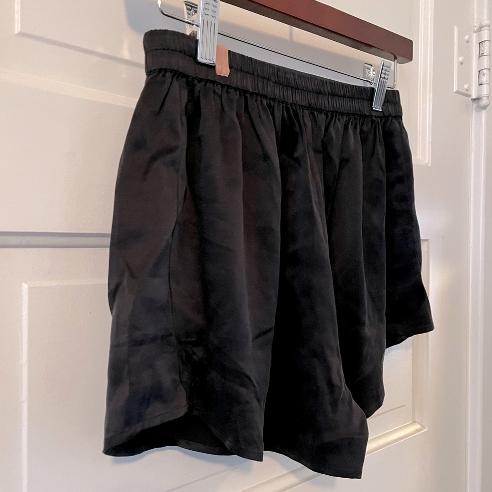 Lunya Washable Silk Shorts - S - Picture 8 of 9